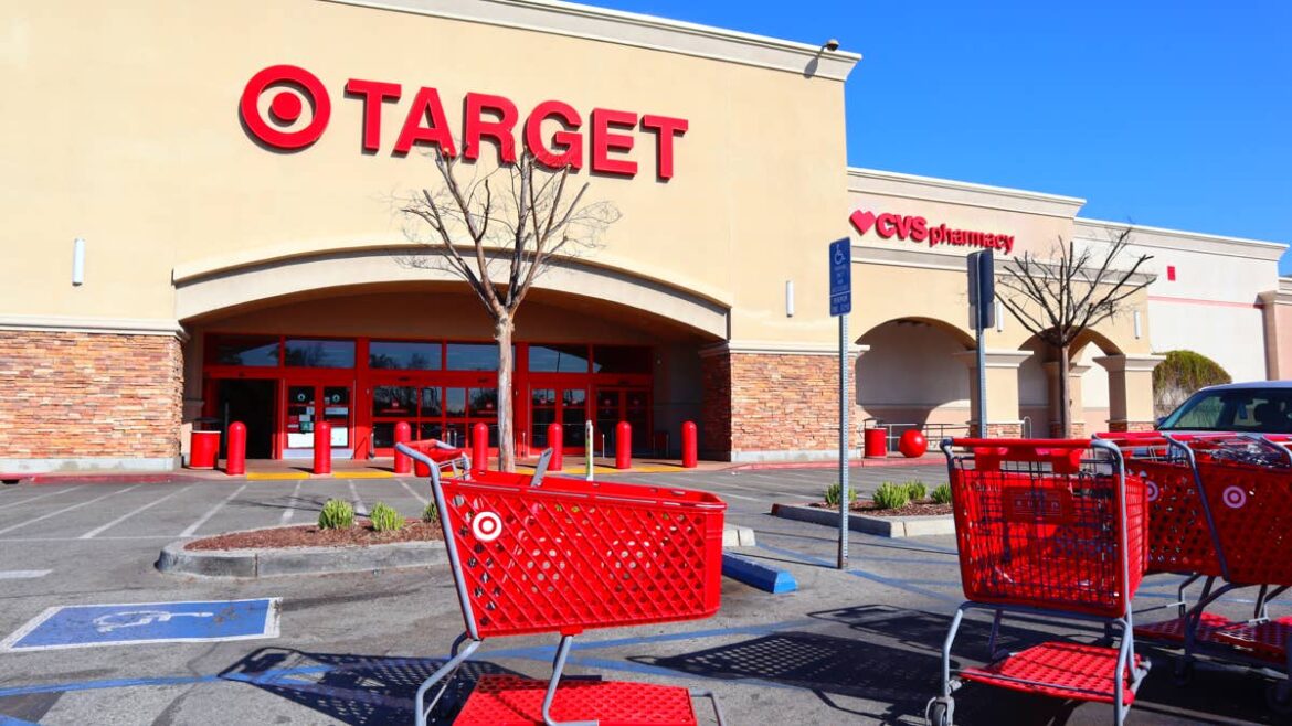 Kohl's and Target just gave stock investors something to watch