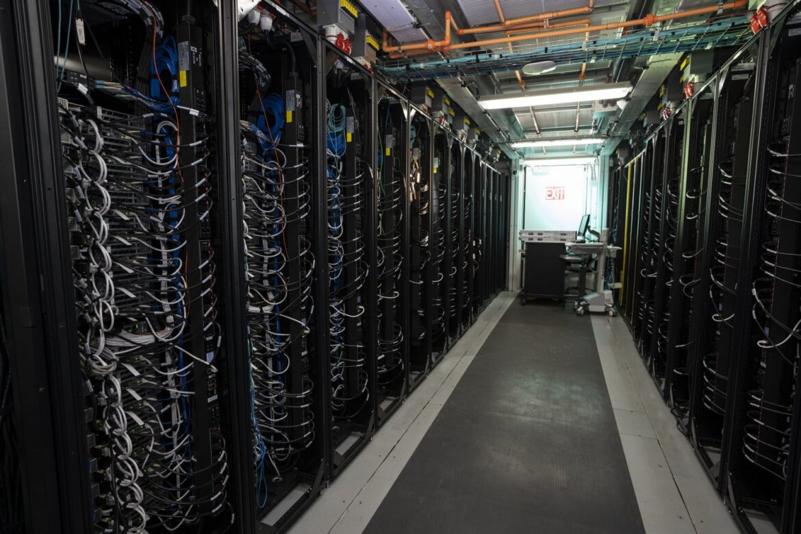 Supercomputing researchers document evolution of AI hardware | MIT News
